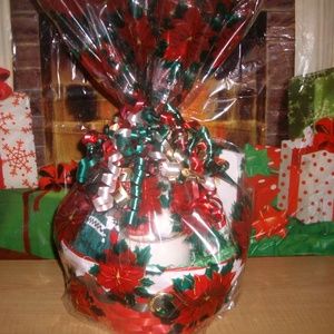 A Very Merry Christmas Women's Gift Basket